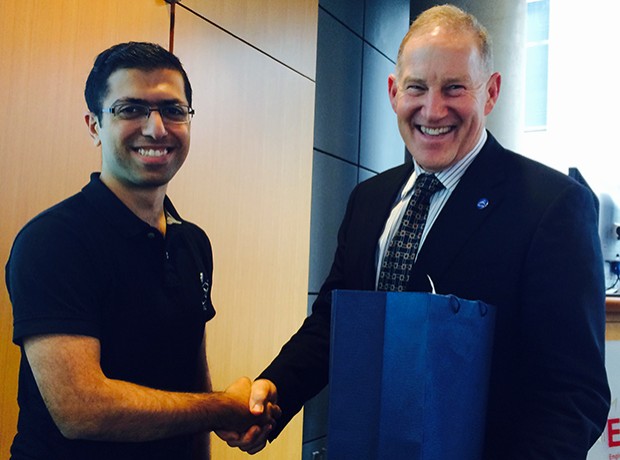 From left to right: Mehdi Sabzalian from Space Concordia with Gen. Walter Natynczyk (ret.)