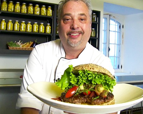 VIDEO: Quick and easy gourmet burgers