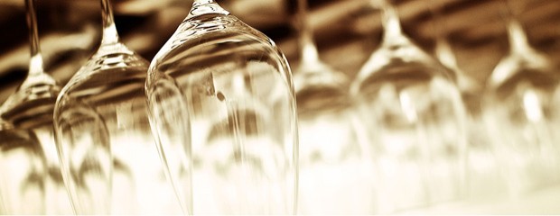 “Alcohol addiction is compounded by our ability to learn about predictive cues.” | Photo by Photholic (Flickr Creative Commons) “Alcohol addiction is compounded by our ability to learn about predictive cues.” | Photo by Photholic (Flickr Creative Commons)