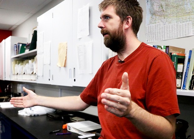 Sacha Engelhardt describes some of the challenges of his fieldwork at Concordia on October 27, 2016. | Photo by Megan Perra Sacha Engelhardt describes some of the challenges of his fieldwork at Concordia on October 27, 2016. | Photo by Megan Perra