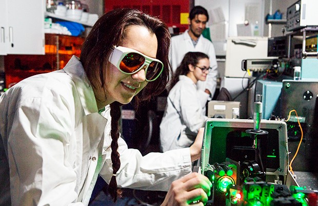 Paola Andrea Rojas Gutiérrez: “We want to develop a light-triggered drug delivery vehicle.”