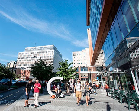 Ice cream, public art + open air cinema = it’s Quartier Concordia! 