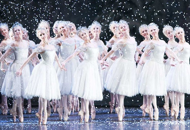 Ballerinas perform for holiday shoppers at Complexe Desjardins. 