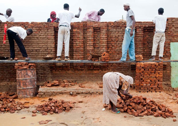 Construction of a community centre in Althoura Shemal in El Fasher, North Darfur.