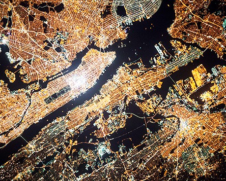 Prizewinning PhD candidates examine ultra-dense wireless networks and early non-commercial cinema
