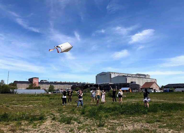 Fine Arts student Paule Gilbert made a kite with her fellow trip mates in Teaterøen, Copenhagen.