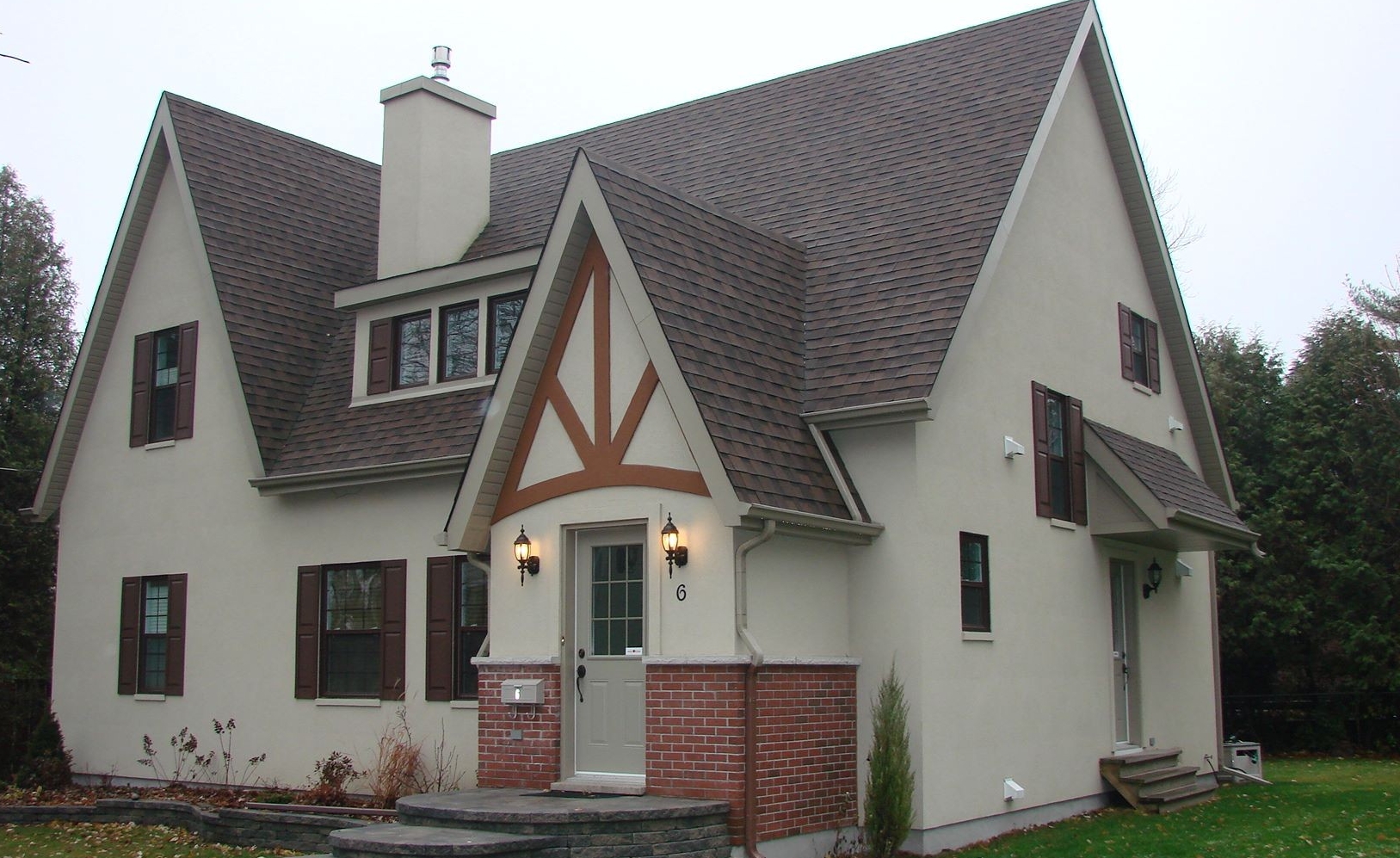 English-style cottage in Pointe-Claire