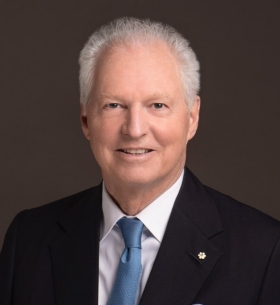 Headshot of André Desmarais