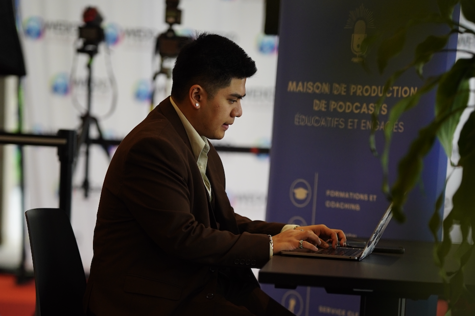 UX designer Jeboy Compuesto