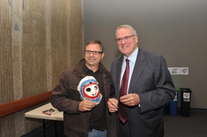 Ken Dryden and a fan