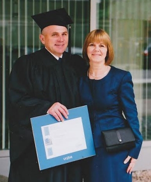 David Jones beside his wife Carol at his graduation