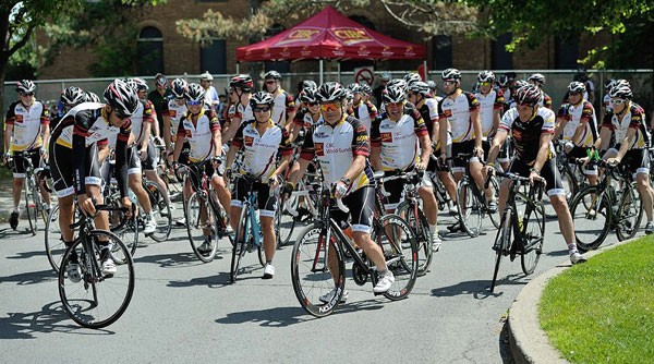 The CIBC 401 Bike Challenge gang