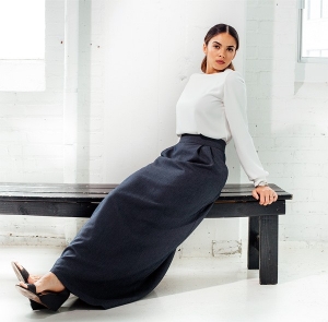 Modeste skirt on model