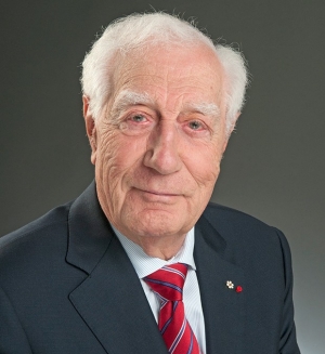 Pierre Jeanniot, BSc 57, LLD 97