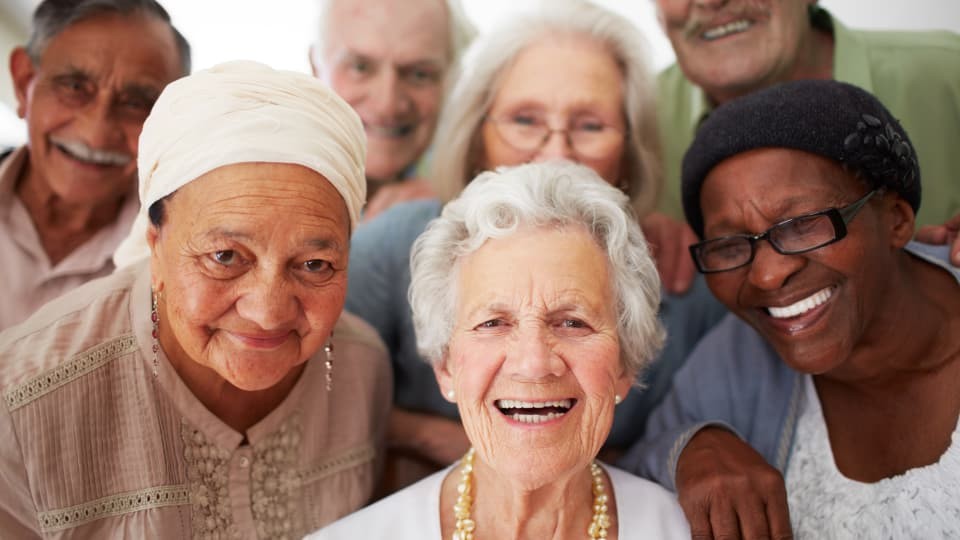 Des aînés de différentes nationalités Photo : iStock Des aînés de différentes nationalités Photo : iStock