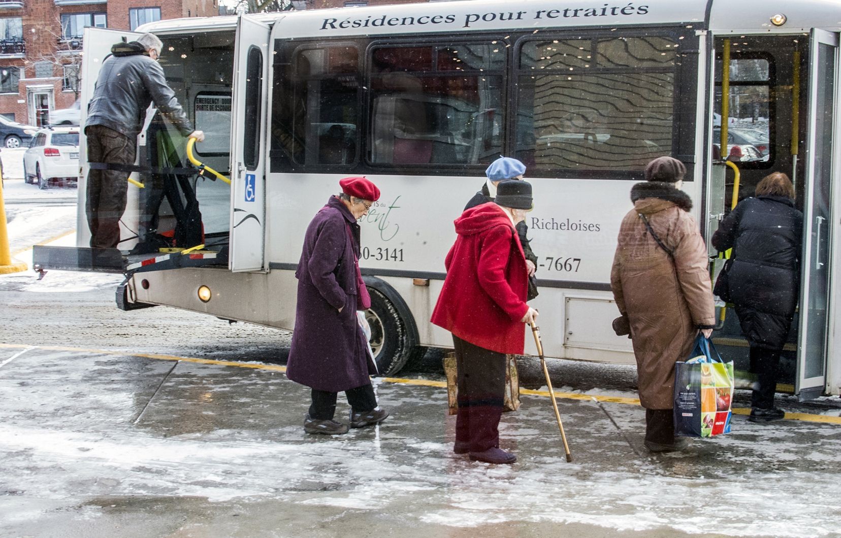 Le Devoir: Les aînés de Montréal et la consultation en ligne