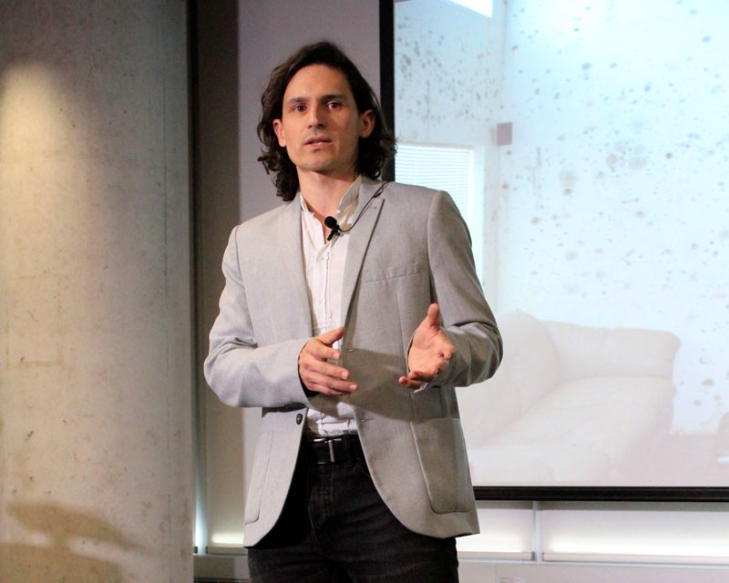Felipe delivering his 3MT pitch Felipe delivering his 3MT pitch