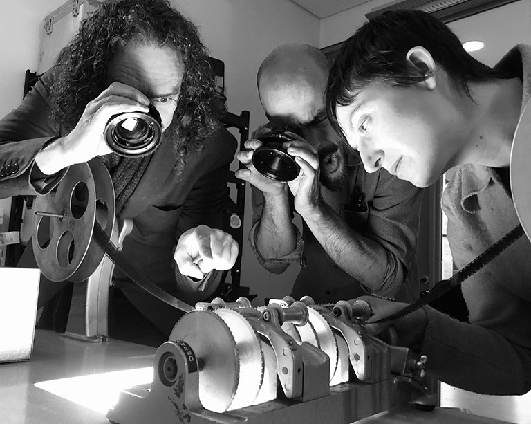 Des chercheurs de Concordia veulent révolutionner le traitement du film analogique... à l’aide de café 