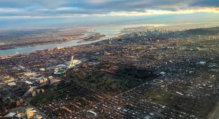 Une vue aérienne de l'est de Montréal
