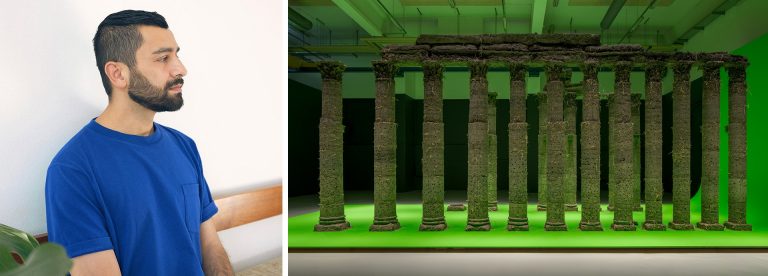 Image en diptyque représentant, à gauche, le profil d'un homme aux cheveux foncés et à la barbe, vêtu d'un t-shirt bleu, et, à droite, une installation artistique composée d'une série de colonnes sur une scène éclairée de vert.