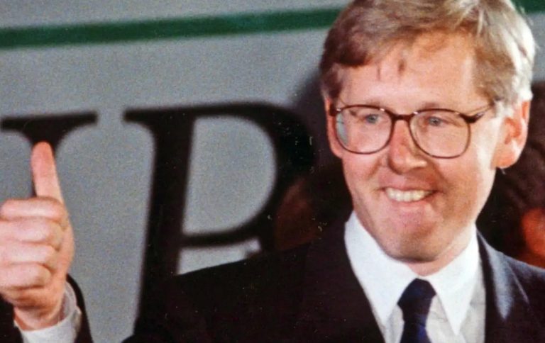 A-photo-of-bob-rae