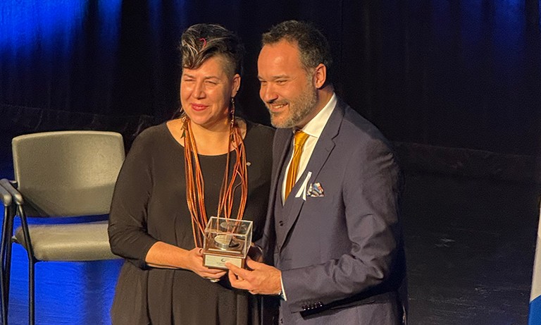 Nadia Myre accepting the Prix Paul-Émile-Borduas award.