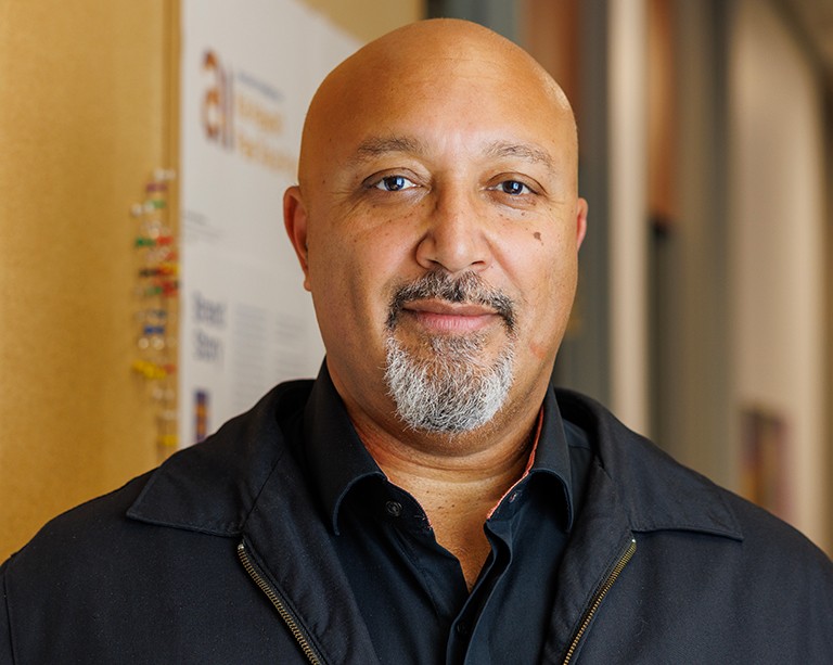 Design and Computation Arts prof Jason Edward Lewis wins SSHRC Impact Award