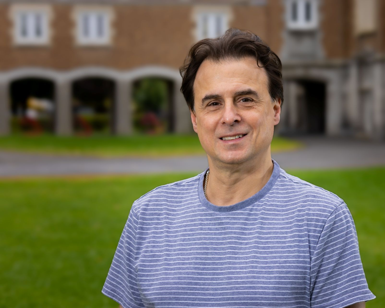 Childhood environment may shape long-term mental health risk in children of parents with bipolar disorder