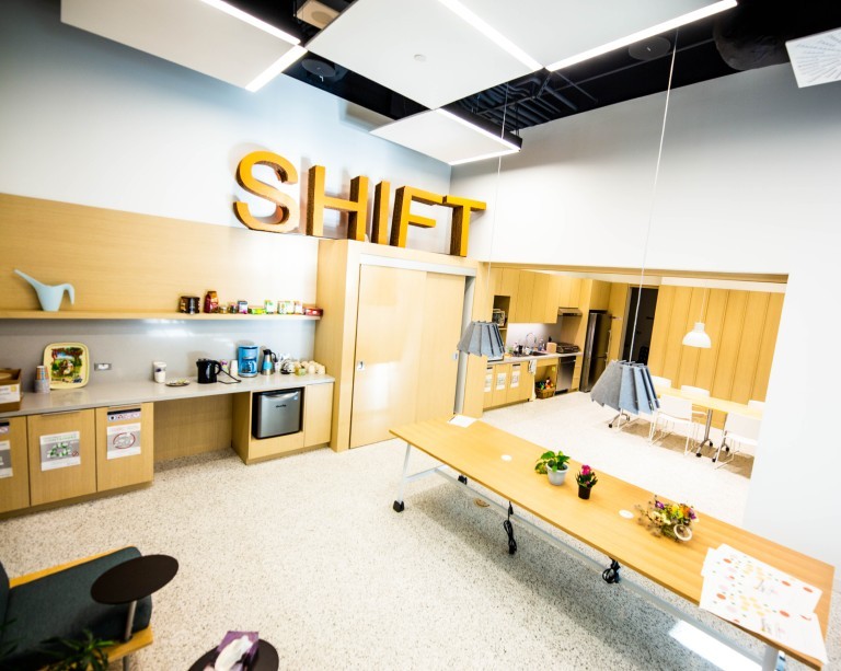 Le Centre SHIFT pour la transformation sociale inaugure un espace de réunion pour le milieu universitaire et les expertises communautaires