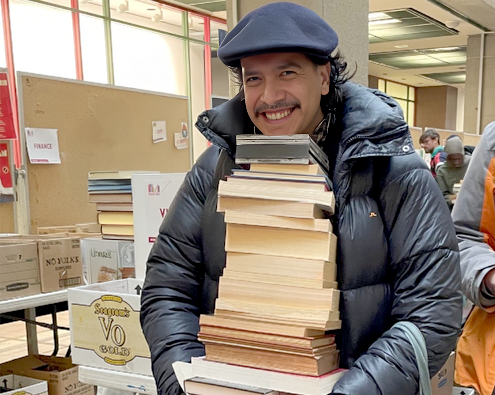 Des milliers de livres pour une grande cause : la Foire aux livres d’occasion EXTRA de Concordia a permis de recueillir 35 472 $ au profit des étudiantes et étudiants