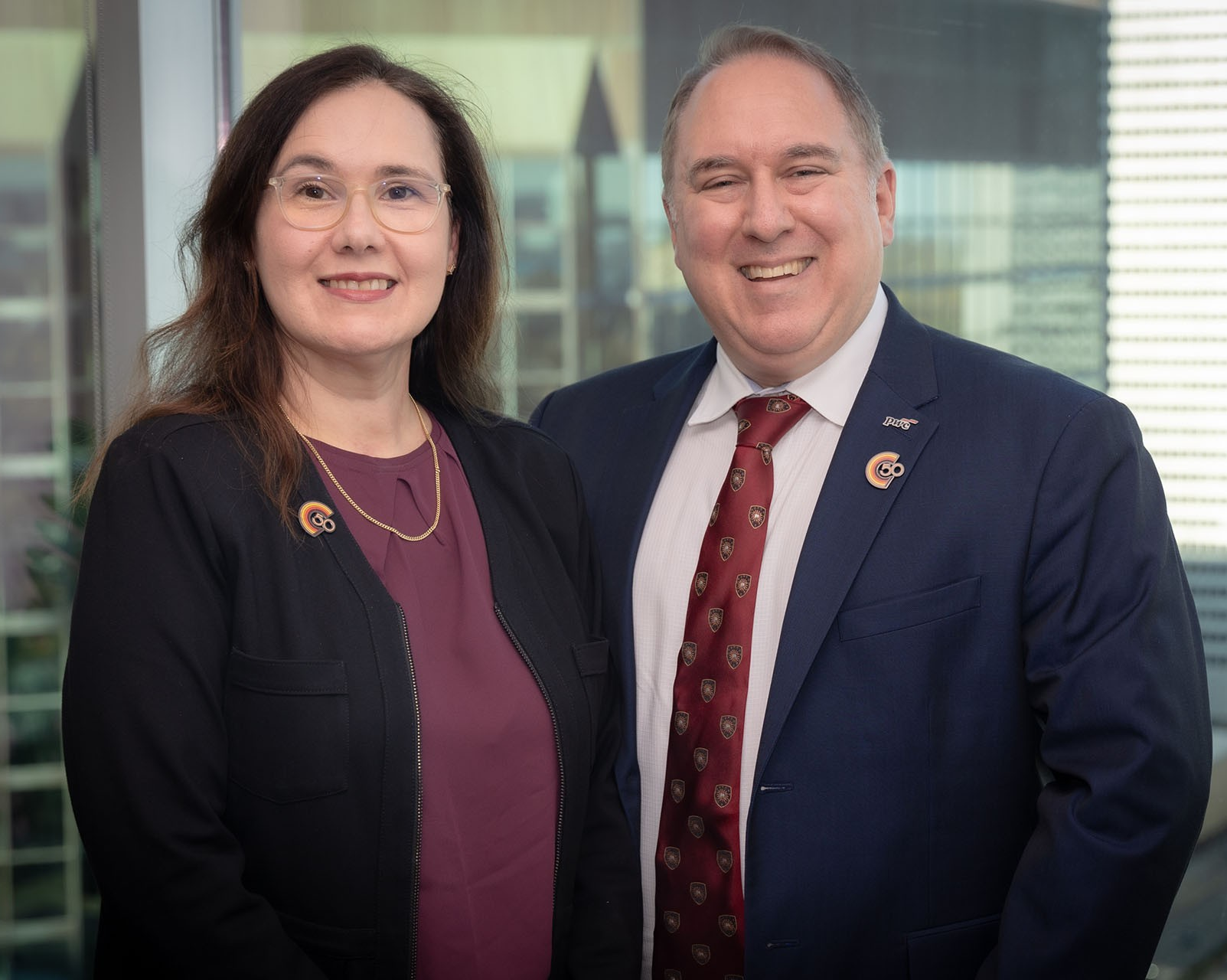 Un couple de diplômés fait un don majeur pour soutenir la prochaine génération d’étudiantes et étudiants du premier cycle en gestion