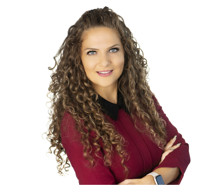 « Il ne faut pas penser qu’on doit apprendre à utiliser l’IA pour éviter de perdre son emploi. Il s’agit plutôt de savoir comment l’exploiter pour se tenir à jour et exceller dans ce qu’on fait », soutient Karina Templer. « Il ne faut pas penser qu’on doit apprendre à utiliser l’IA pour éviter de perdre son emploi. Il s’agit plutôt de savoir comment l’exploiter pour se tenir à jour et exceller dans ce qu’on fait », soutient Karina Templer.