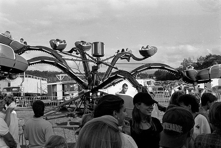 Mohawk Rider, photographie tirée du projet Fair Game (vers 2004), P0295 Fonds Terence-Byrnes, Service de la gestion des documents et des archives